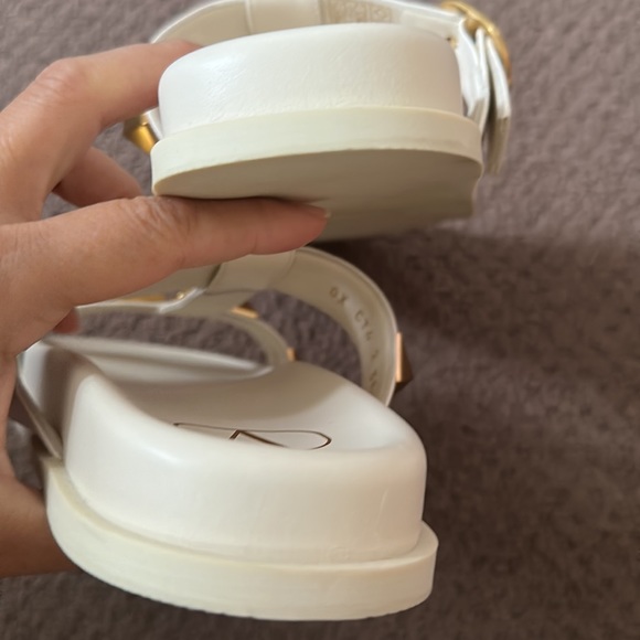 NEW! VALENTINO GARAVANI Roman Stud Leather Slides - Picture 12 of 14